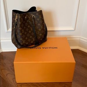 Louis Vuitton Neonoe Hang bag